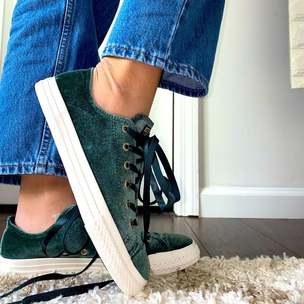 Converse RARE Color!! Velvet NEW WITH TAGS